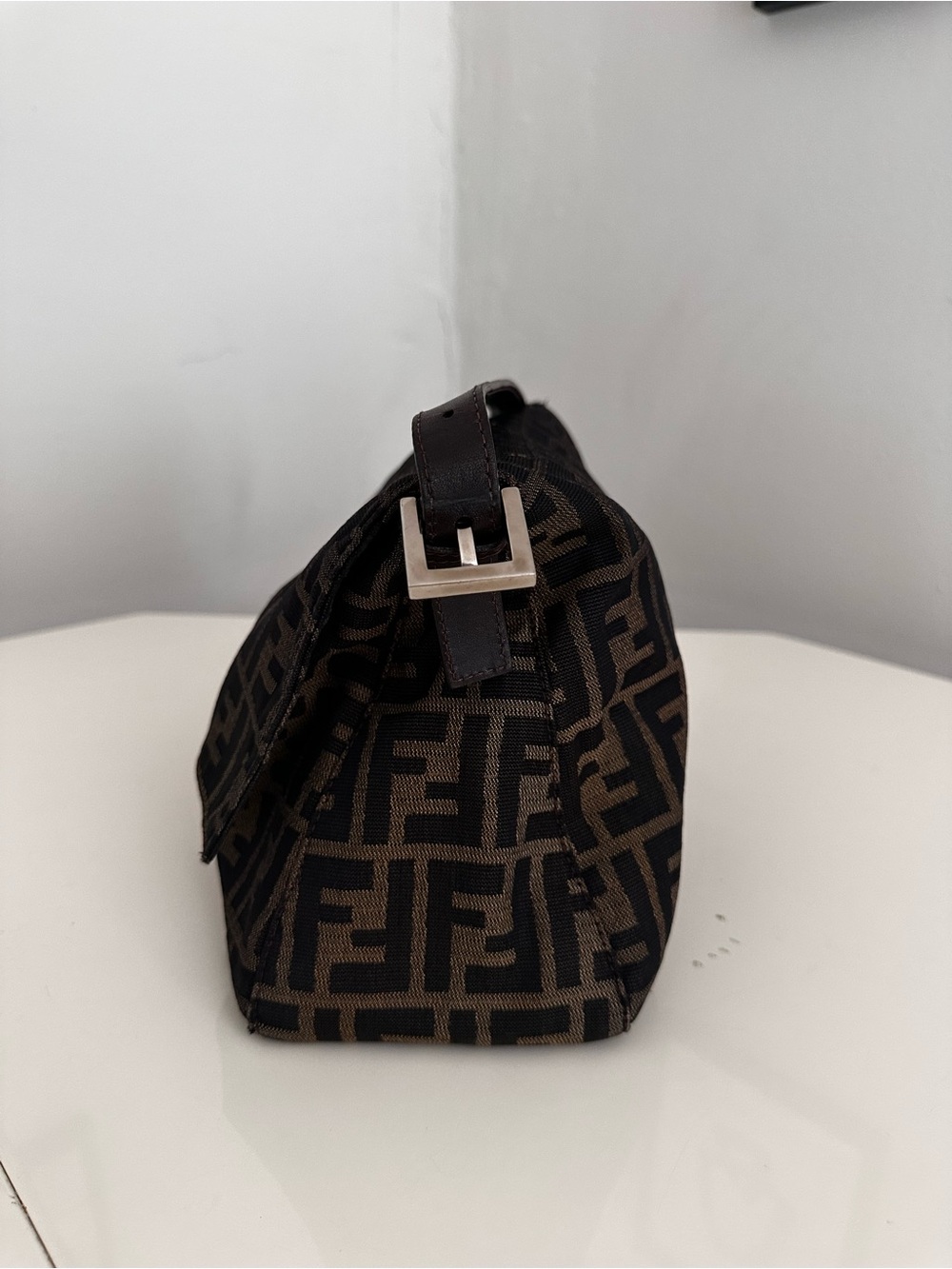 Fendi Black and Brown FF Logo Shoulder Bag - Picture 3 of 15